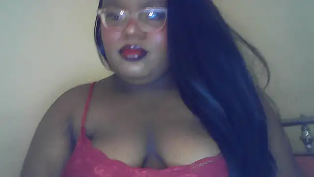 Snapshot of Thiccxox chatting on June 2026 06:40:01 AM Thiccxox online show from June 2026 06:40:01 AM