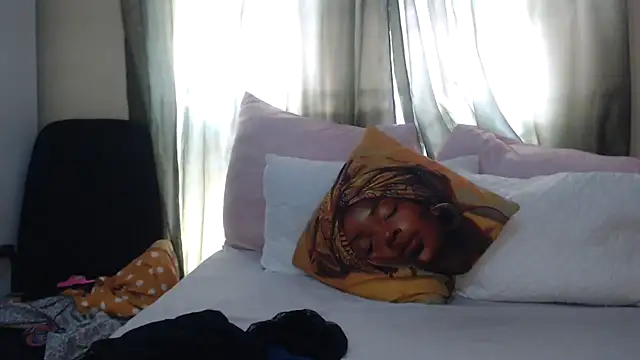 Foxybrownxx1 online show from February 2026 06:56:02 AM