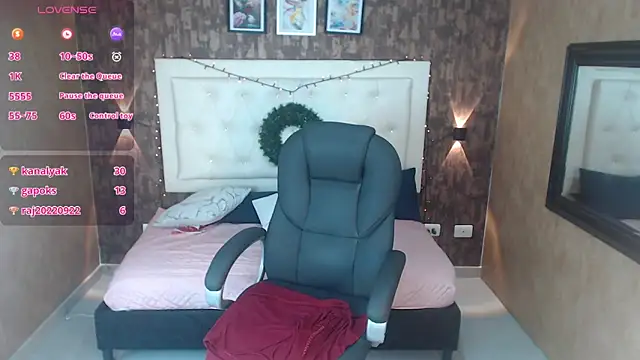 Snapshot of samantha__karolstone chatting on December 2024 09:50:02 PM samantha karolstone online show from December 2024 09:50:02 PM