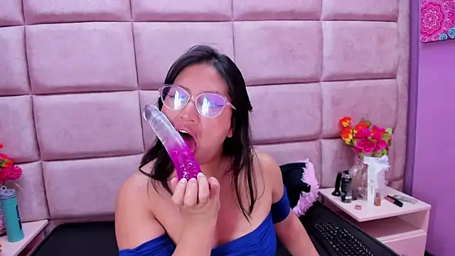 Miaa Smiith  online show from March 2025 06:05:02 AM