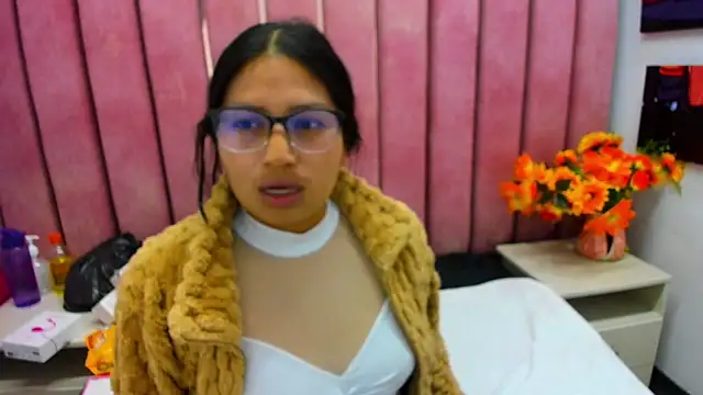 Miaa Smiith  online show from November 2025 03:37:02 AM