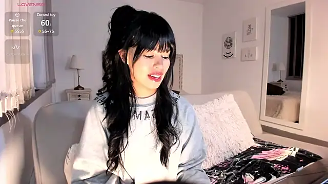 Snapshot of HannaKim chatting on December 2024 11:08:02 PM HannaKim online show from December 2024 11:08:02 PM