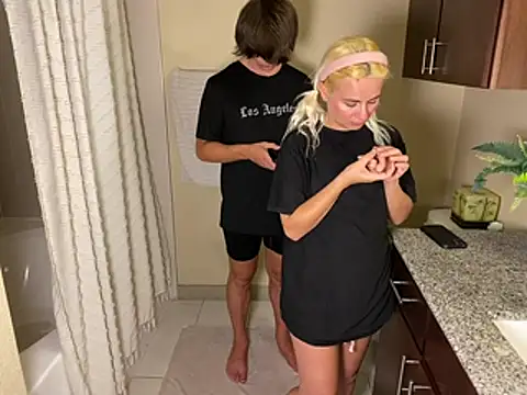 Snapshot of girlfriendmissy chatting on April 2026 12:00:01 AM girlfriendmissy online show from April 2026 12:00:01 AM