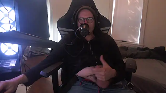 chicostick413 online show from October 2025 05:28:01 PM