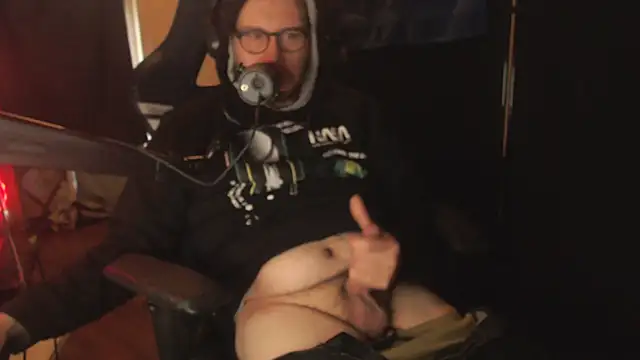 chicostick413 online show from December 2025 05:43:02 PM