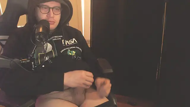 chicostick413 online show from January 2026 02:42:02 PM