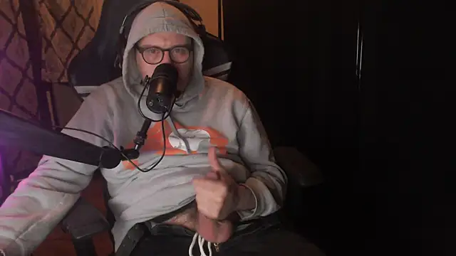 Snapshot of chicostick413 chatting on March 2026 01:12:02 AM chicostick413 online show from March 2026 01:12:02 AM