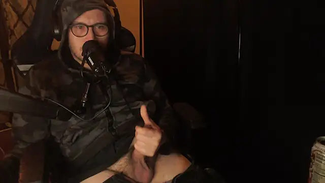 Snapshot of chicostick413 chatting on March 2026 01:33:02 AM chicostick413 online show from March 2026 01:33:02 AM