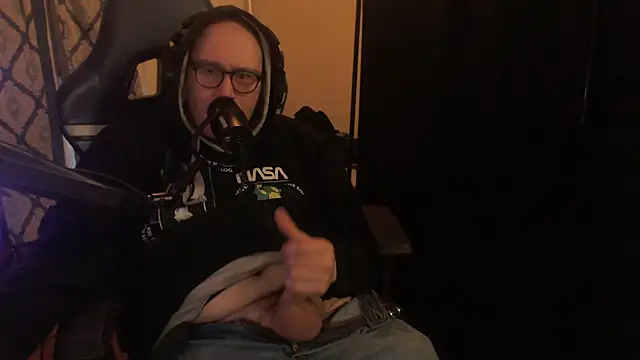 Snapshot of chicostick413 chatting on March 2026 10:53:01 PM chicostick413 online show from March 2026 10:53:01 PM