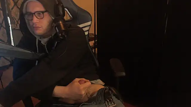 Snapshot of chicostick413 chatting on April 2026 11:44:02 AM chicostick413 online show from April 2026 11:44:02 AM