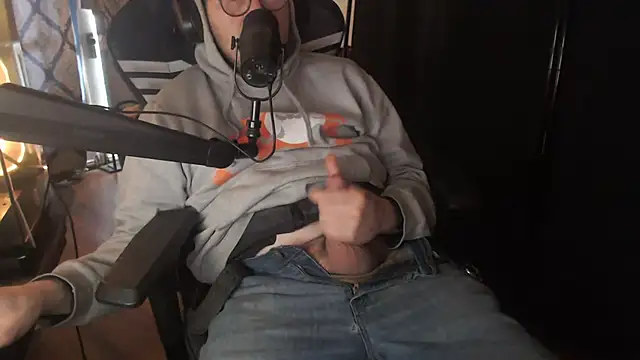 Snapshot of chicostick413 chatting on April 2026 02:06:02 PM chicostick413 online show from April 2026 02:06:02 PM