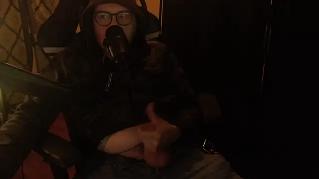 Snapshot of chicostick413 chatting on April 2026 02:22:02 AM chicostick413 online show from April 2026 02:22:02 AM