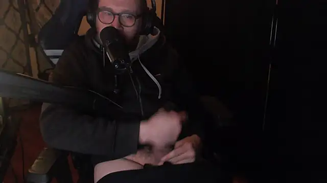 Snapshot of chicostick413 chatting on April 2026 02:05:02 AM chicostick413 online show from April 2026 02:05:02 AM