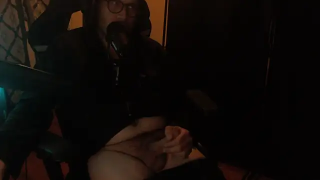 Snapshot of chicostick413 chatting on April 2026 03:23:01 AM chicostick413 online show from April 2026 03:23:01 AM