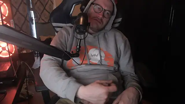 Snapshot of chicostick413 chatting on April 2026 11:33:01 AM chicostick413 online show from April 2026 11:33:01 AM