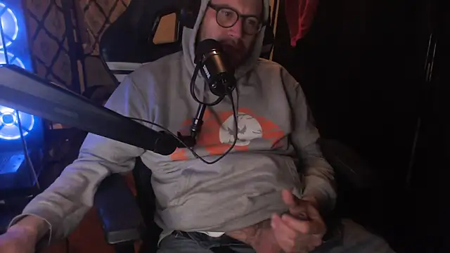 Snapshot of chicostick413 chatting on April 2026 02:47:01 AM chicostick413 online show from April 2026 02:47:01 AM