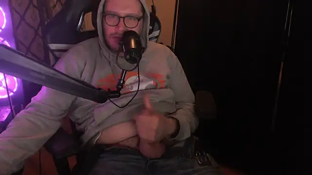 Snapshot of chicostick413 chatting on April 2026 11:27:01 PM chicostick413 online show from April 2026 11:27:01 PM