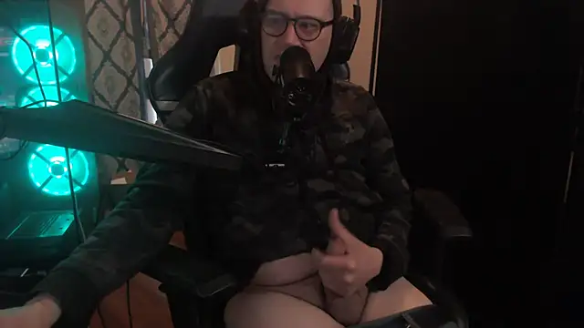 Snapshot of chicostick413 chatting on April 2026 01:12:01 PM chicostick413 online show from April 2026 01:12:01 PM