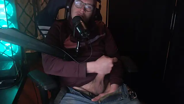 Snapshot of chicostick413 chatting on April 2026 11:51:02 PM chicostick413 online show from April 2026 11:51:02 PM