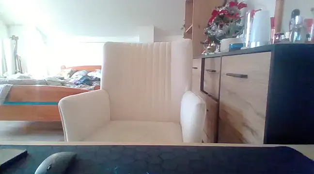 Snapshot of ReifeVenna chatting on January 2025 10:40:02 AM ReifeVenna online show from January 2025 10:40:02 AM