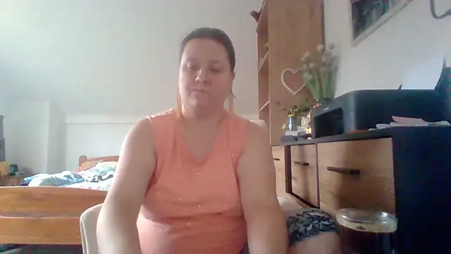 Snapshot of ReifeVenna chatting on September 2025 08:39:02 AM ReifeVenna online show from September 2025 08:39:02 AM