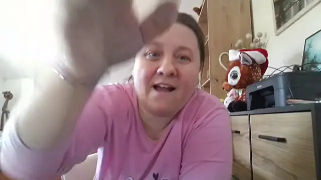 Snapshot of ReifeVenna chatting on January 2026 09:46:02 AM ReifeVenna online show from January 2026 09:46:02 AM