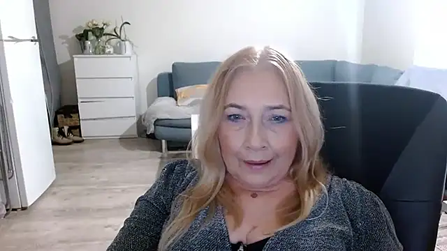 sofia xkiss online show from January 2025 07:46:01 AM