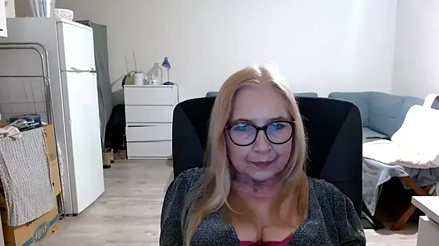 sofia xkiss online show from March 2025 05:45:01 PM