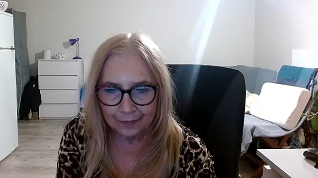 sofia xkiss online show from March 2025 05:46:01 PM