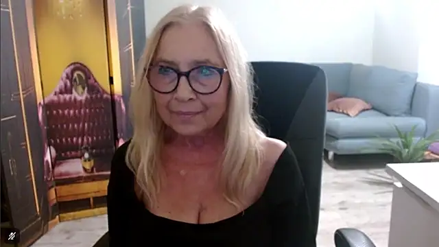 sofia xkiss online show from October 2025 01:52:01 PM