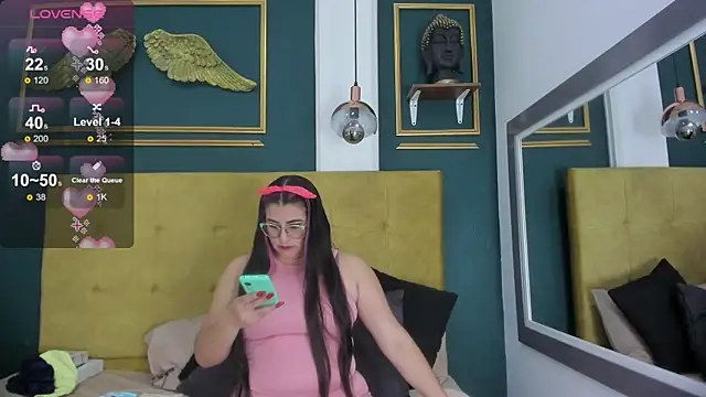 Snapshot of BellaPeers_ chatting on January 2025 12:00:01 PM BellaPeers online show from January 2025 12:00:01 PM