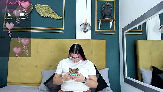 Snapshot of BellaPeers_ chatting on February 2025 11:38:02 AM BellaPeers online show from February 2025 11:38:02 AM