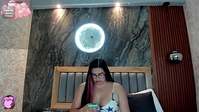 Snapshot of BellaPeers_ chatting on September 2025 12:16:02 PM BellaPeers online show from September 2025 12:16:02 PM