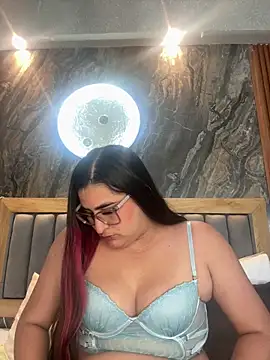 Snapshot of BellaPeers_ chatting on September 2025 11:57:01 AM BellaPeers online show from September 2025 11:57:01 AM