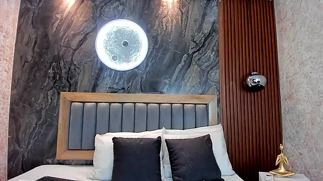 Snapshot of BellaPeers_ chatting on October 2025 12:01:02 PM BellaPeers online show from October 2025 12:01:02 PM