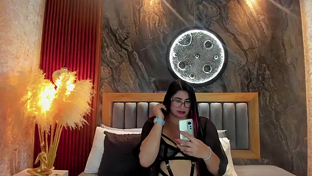 Snapshot of BellaPeers_ chatting on November 2025 12:04:01 PM BellaPeers online show from November 2025 12:04:01 PM