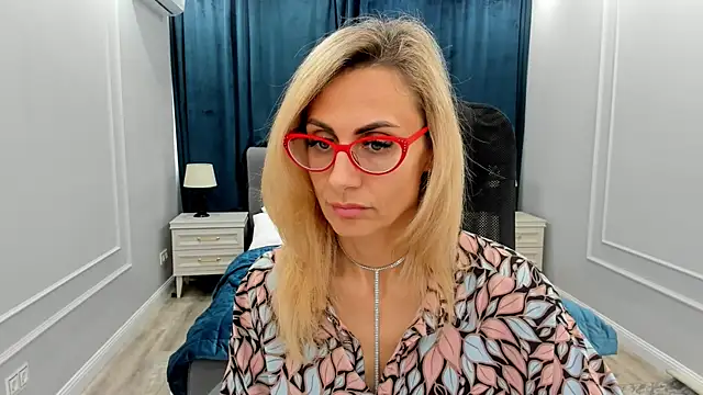 Snapshot of MuseOfStage chatting on January 2025 11:48:01 AM MuseOfStage online show from January 2025 11:48:01 AM