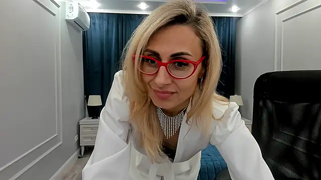 Snapshot of MuseOfStage chatting on January 2025 02:51:02 PM MuseOfStage online show from January 2025 02:51:02 PM