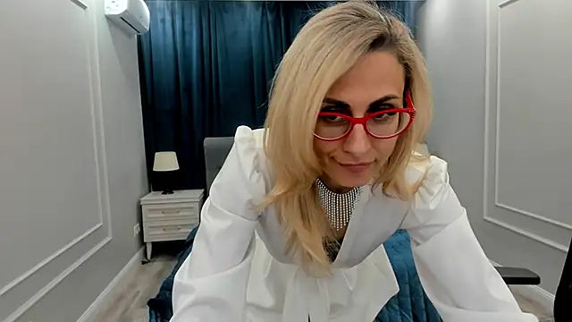 Snapshot of MuseOfStage chatting on January 2025 05:53:01 PM MuseOfStage online show from January 2025 05:53:01 PM