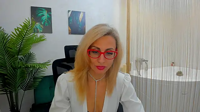 Snapshot of MuseOfStage chatting on February 2025 10:55:02 AM MuseOfStage online show from February 2025 10:55:02 AM