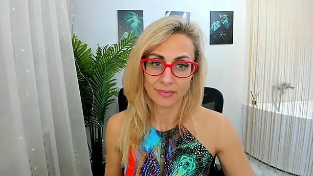 Snapshot of MuseOfStage chatting on February 2025 05:39:02 PM MuseOfStage online show from February 2025 05:39:02 PM