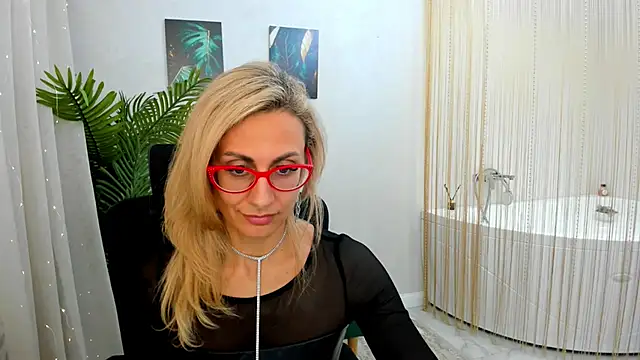 Snapshot of MuseOfStage chatting on February 2025 05:53:02 PM MuseOfStage online show from February 2025 05:53:02 PM