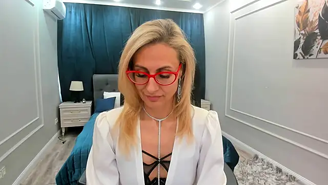 Snapshot of MuseOfStage chatting on February 2025 11:41:02 AM MuseOfStage online show from February 2025 11:41:02 AM