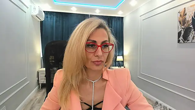 Snapshot of MuseOfStage chatting on March 2025 11:33:01 AM MuseOfStage online show from March 2025 11:33:01 AM