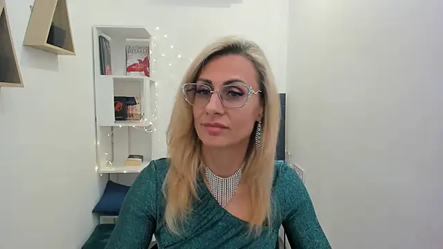 Snapshot of MuseOfStage chatting on March 2025 11:28:01 AM MuseOfStage online show from March 2025 11:28:01 AM