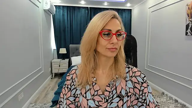 Snapshot of MuseOfStage chatting on March 2025 11:32:01 AM MuseOfStage online show from March 2025 11:32:01 AM