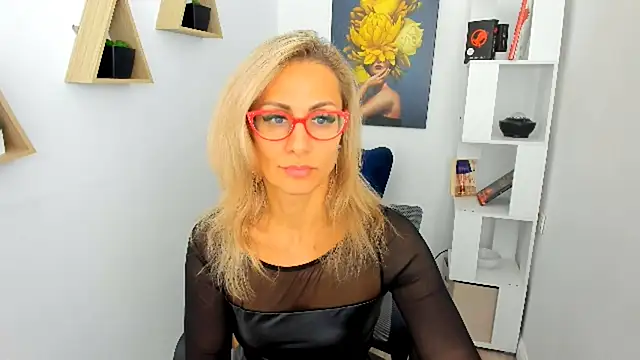 Snapshot of MuseOfStage chatting on October 2025 08:45:02 AM MuseOfStage online show from October 2025 08:45:02 AM