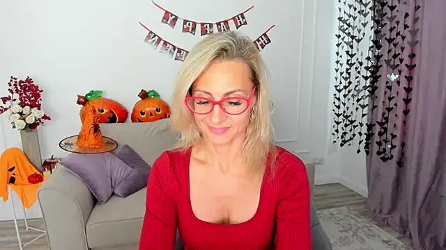 Snapshot of MuseOfStage chatting on October 2025 11:27:01 AM MuseOfStage online show from October 2025 11:27:01 AM