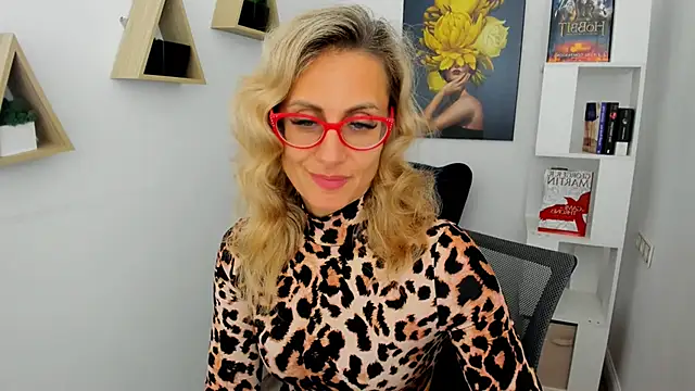 Snapshot of MuseOfStage chatting on November 2025 11:30:01 AM MuseOfStage online show from November 2025 11:30:01 AM