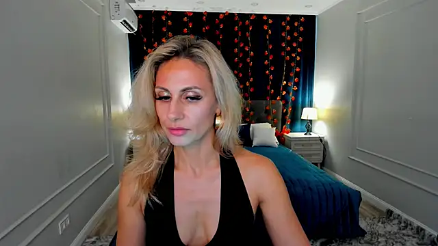 Snapshot of MuseOfStage chatting on November 2025 11:54:01 AM MuseOfStage online show from November 2025 11:54:01 AM